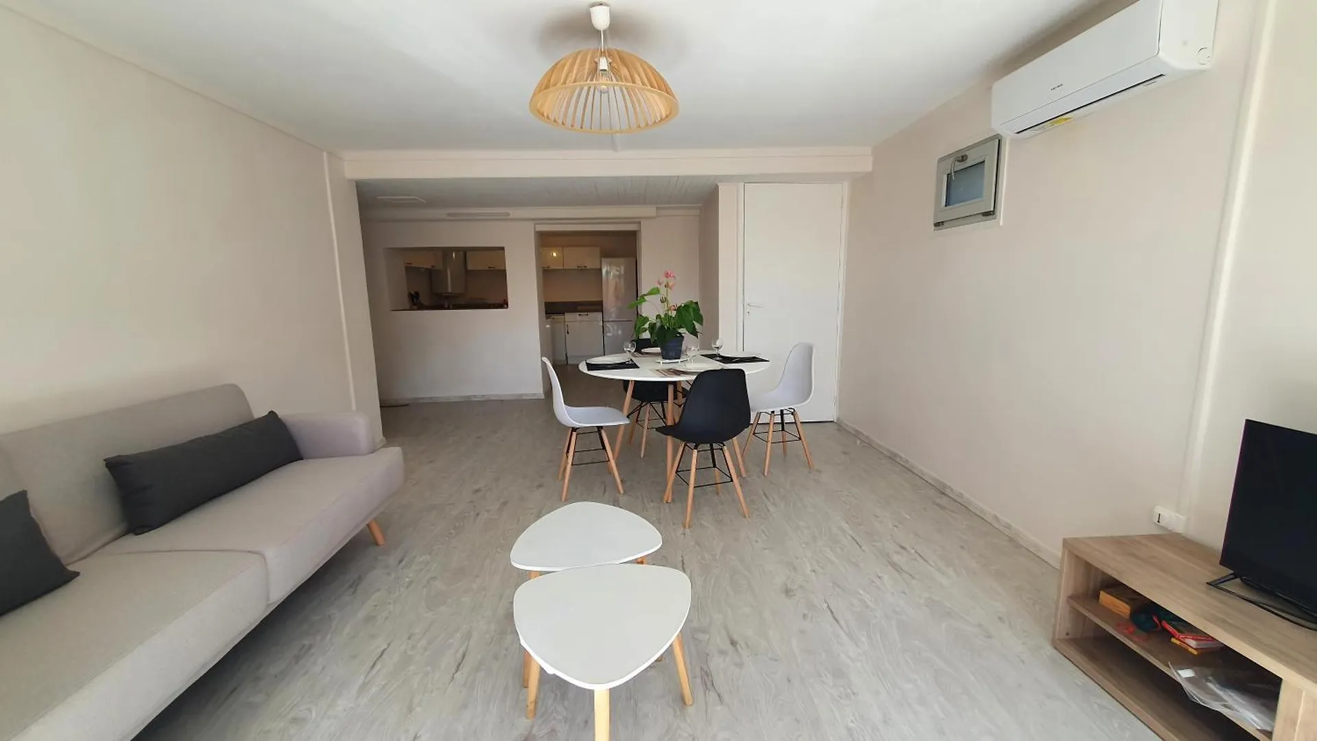 Apartment Le Murier - Clim, Parking, Acces Direct Voie Verte Vesseaux France